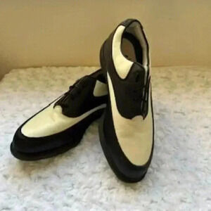 Foot Joy Black & White Shoes Dry Joy Lace Up Soft Spike Golf Cleats Women’s Sz 6